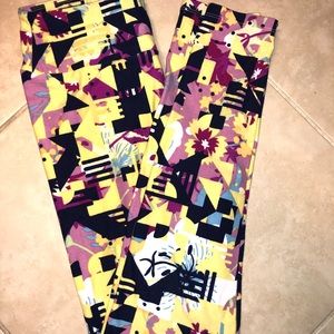 OS lularoe leggings.